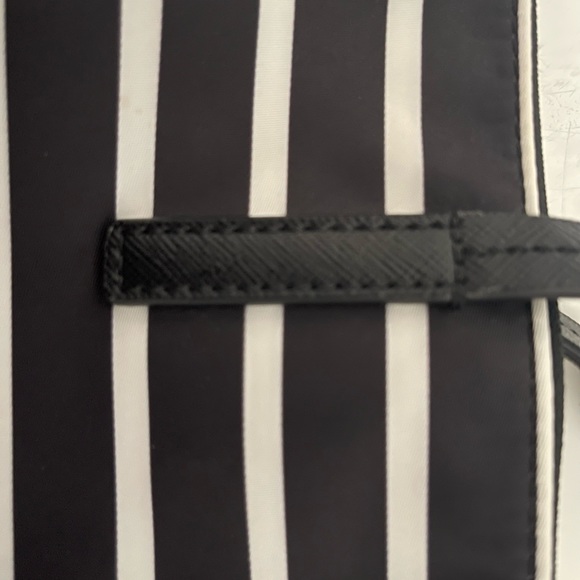 Kate Spade Purse - Picture 4 of 10